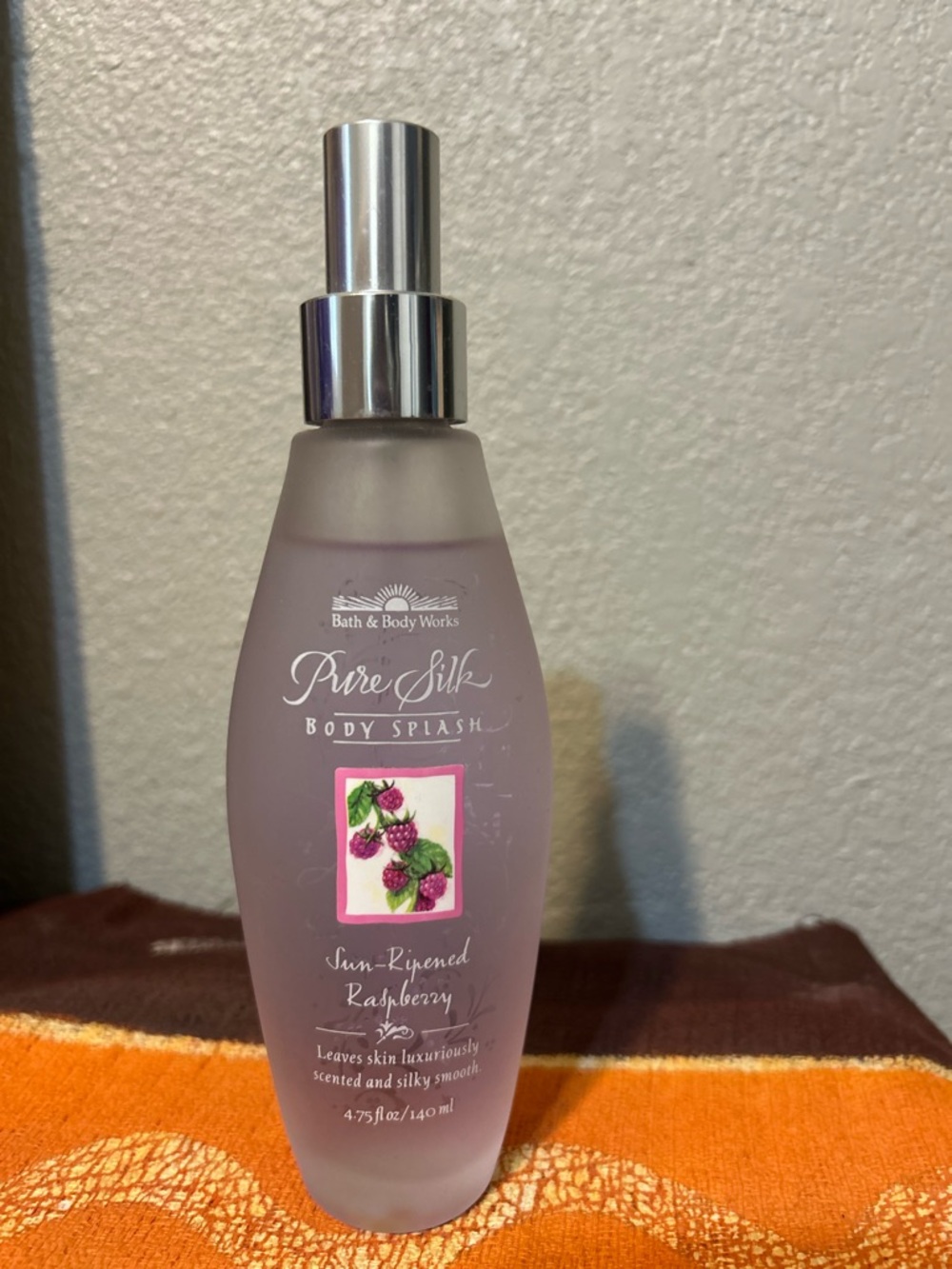 Bath & Body works pure silk sun- ripened raspberry body splash NEW